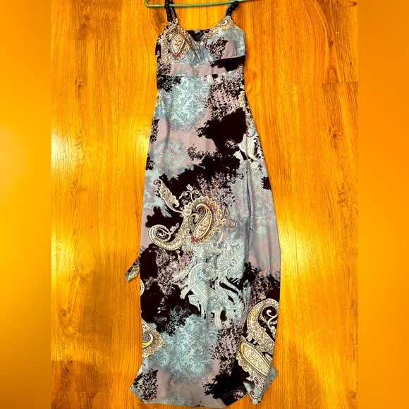 Essential by Milano Maxi Drees size small - Picture 1 of 5